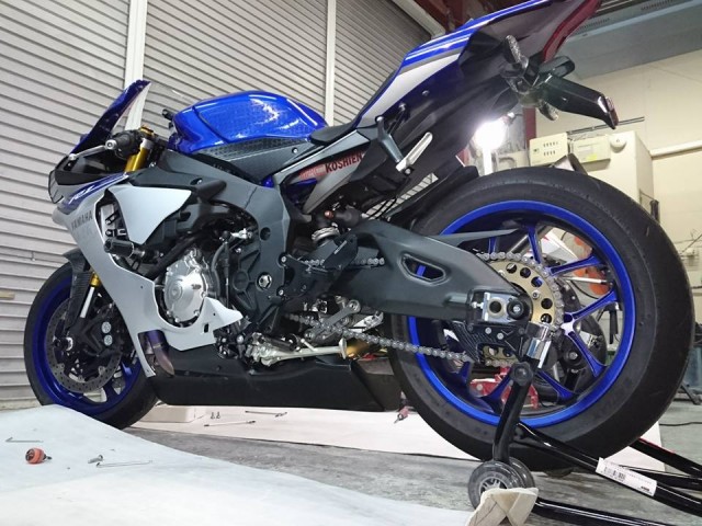 15・16 YZF-R1ノーマルカウル用アンダーカウル製作しております☆ - 才 