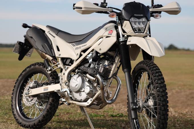 Kawasaki KLX230シェルパが ただこのパイプを一本変えるだけで 驚くほど速くなる 最高に楽しくなる POWERBOXパイプお待たせしました 販売開始です!