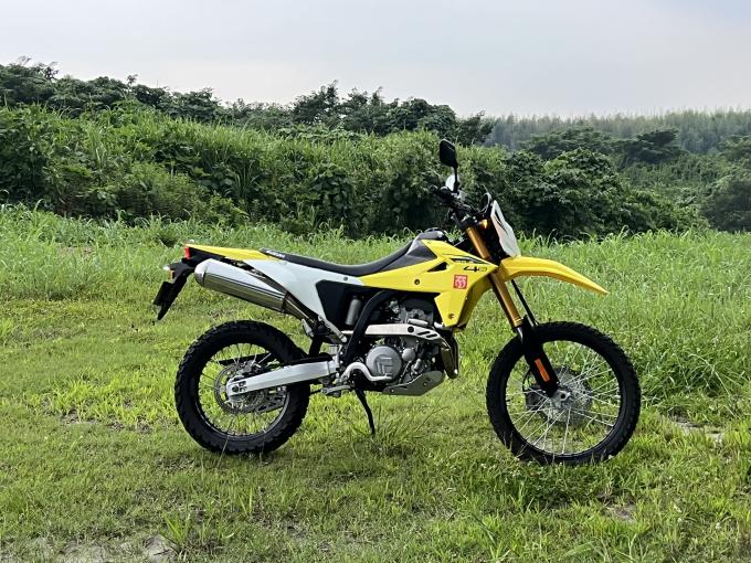 SUZUKI DR-Z4S にDESERTBOXサイレンサー開発開始！　POWERBOXパイプの性能を大きく増幅させるすっごいサイレンサー・・・