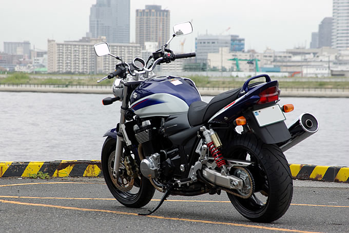 スズキ GSX1400 – スキの無い完成度 試乗インプレ・レビュー バイクブロス