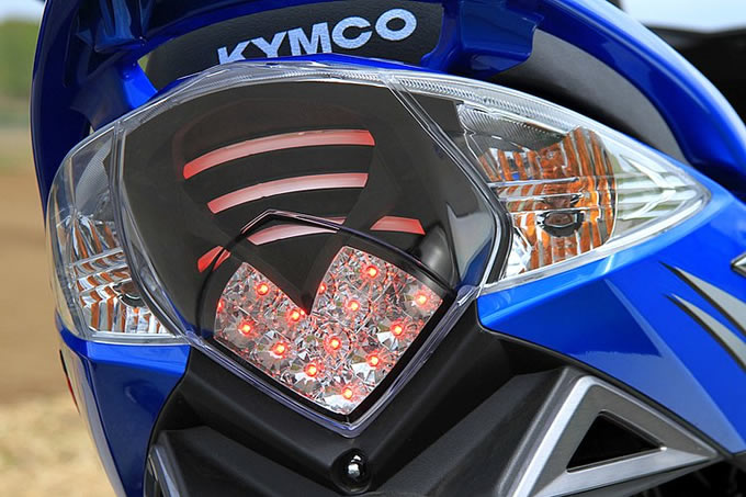 KYMCO レーシングキング180FI – シリーズ最強仕様として登場 試乗インプレ・レビュー ビッグスクーターならバイクブロス