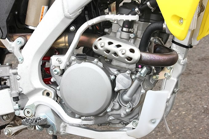 スズキ RM-Z250（2014） – 独自スペックを盛り込んだコンペティションマシン 試乗インプレ・レビュー オフロードバイクならバイクブロス