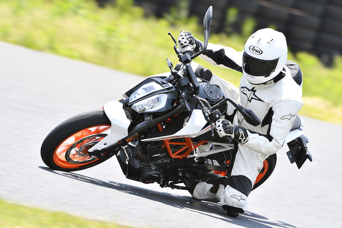 KTM 390 デューク（2017-） – 市街地から本格的なワンメイクレースまで