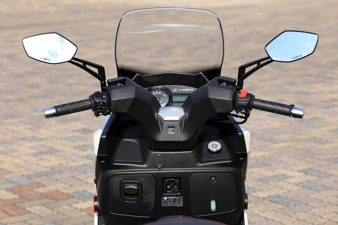 新規制にいち早く対応した250ccスクーター キムコ G Dink250iをインプレッション 試乗インプレ レビュー ビッグスクーターならバイクブロス