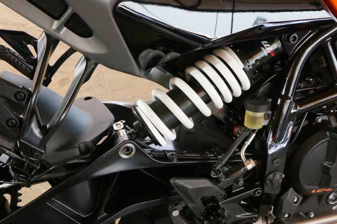 【KTM 250 デューク 試乗記】よりパワフルに、扱いやすく進化したスモールDUKEの売れ筋モデル 14画像