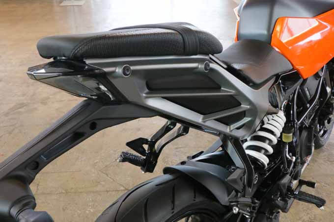 【KTM 250 デューク 試乗記】よりパワフルに、扱いやすく進化したスモールDUKEの売れ筋モデル 19画像