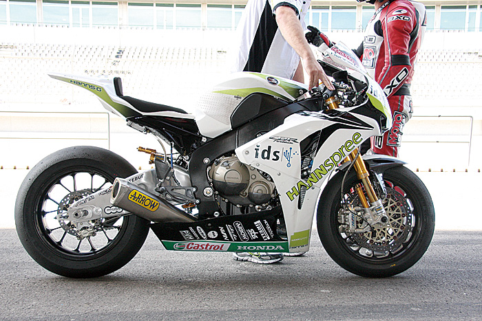 ロードライダーインプレッション 09年sbkマシン一気乗り 特集記事 バイクブロス