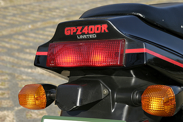 Page3】KAWASAKI GPz400R LIMITED 1987 特集記事 バイクブロス