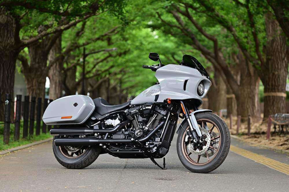 WESCO BOSS×H-D LOW RIDER ST】ウエスコのエンジニアブーツ「ボス」＆ハーレーのスポーツツーリングモデル「ローライダーST」  特集記事＆最新情報 バイクブロス・マガジンズ