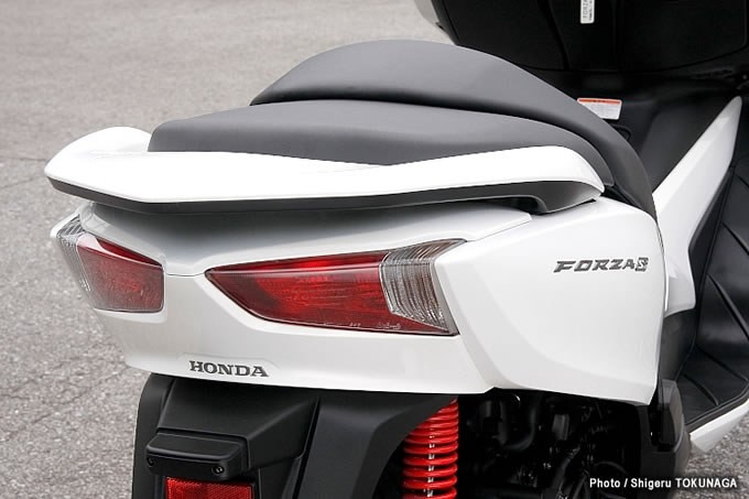 ニューモデル速報 ホンダ FORZA Si フォトTOPICS ビッグスクーターならバイクブロス