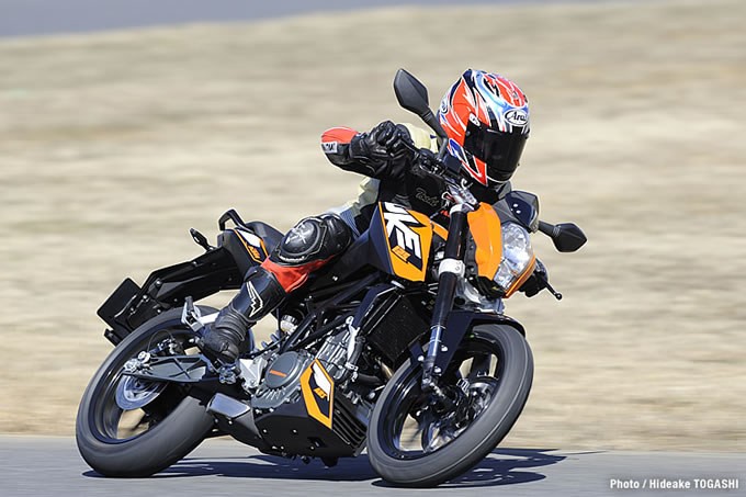 KTM 2014ストリートモデル一気乗り！ フォトTOPICS バイクブロス