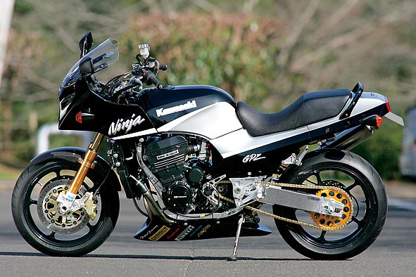 カワサキ GPZ900R プロが造るカスタム バイクブロス