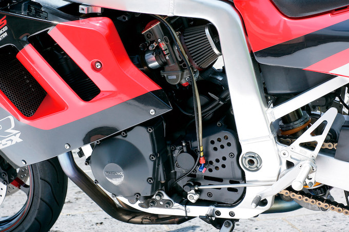 バイクガレージ ワイズ GSX-R1100（スズキ GSX-R1100） プロが造るカスタム バイクブロス