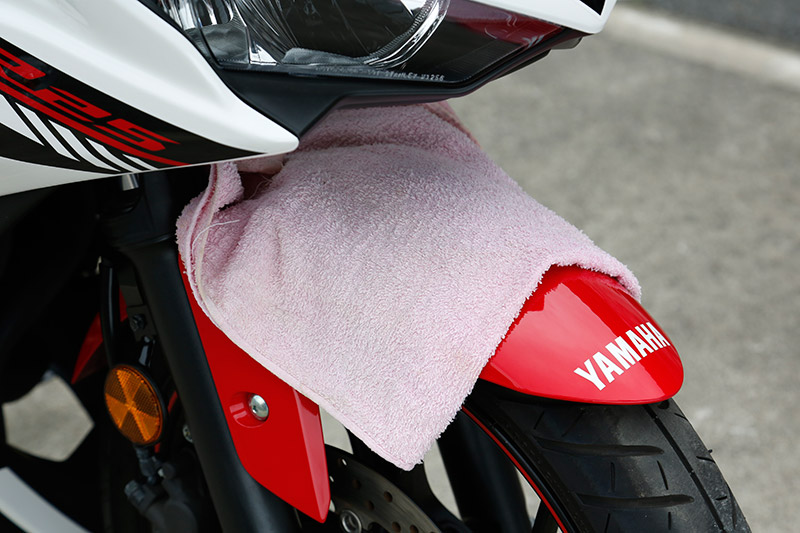 フロントスタンドの併用でバイクメンテはさらにはかどる！ バイク